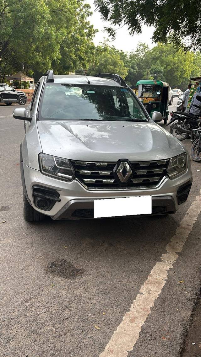https://images10.gaadi.com/usedcar_image/4626834/original/processed_00aa423e-90bc-4112-8f38-828f7acdd136.jpg?imwidth=6400