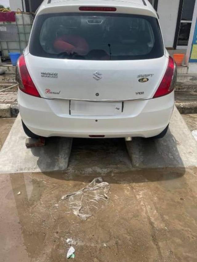 https://images10.gaadi.com/usedcar_image/4626855/original/processed_b994124e-768c-4d83-b650-1af055fabc7a.jpeg?imwidth=6401