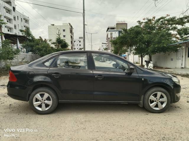 https://images10.gaadi.com/usedcar_image/4626865/original/processed_9b245dba6ded4d960017c6d5faae8cec.jpg?imwidth=6401