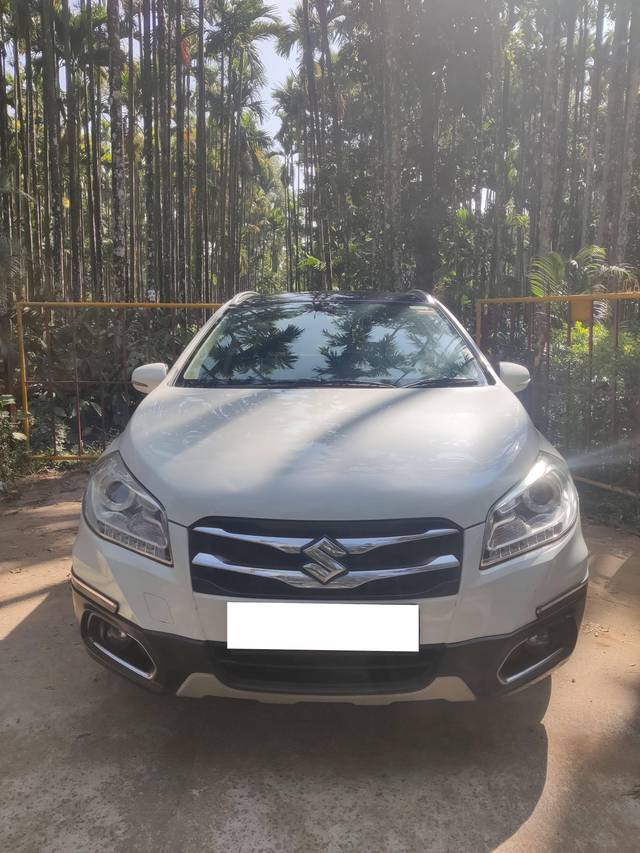 https://images10.gaadi.com/usedcar_image/4626866/original/processed_94ee457c-3576-430f-8bdb-17b8c0a7b8fc.jpg?imwidth=6400