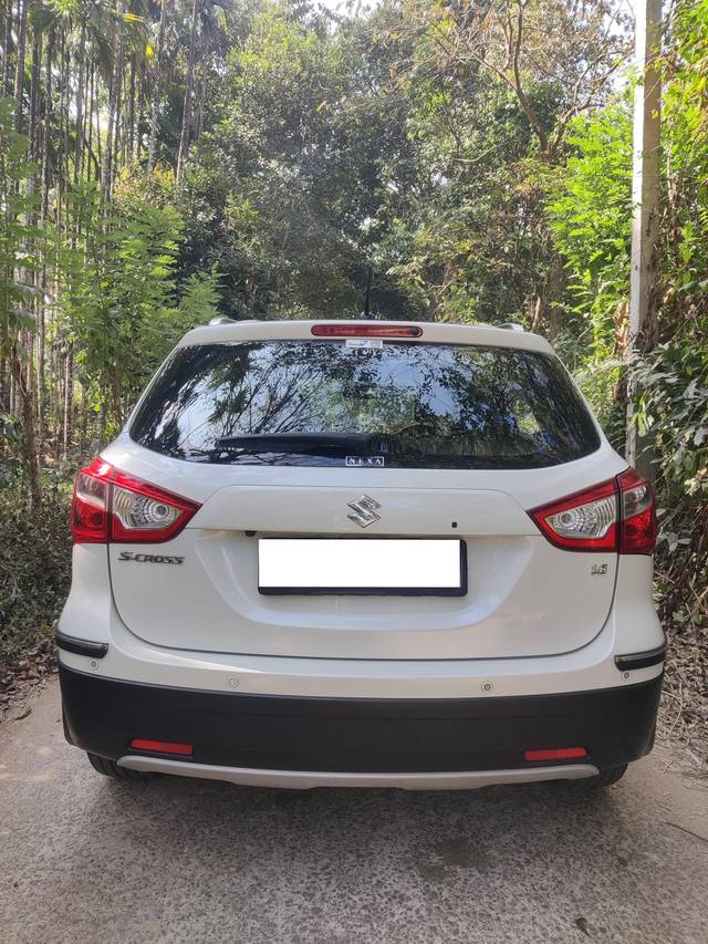 https://images10.gaadi.com/usedcar_image/4626866/original/processed_bfe72e8d-d245-4146-a355-8f16f87ab4ab.jpg?imwidth=6401
