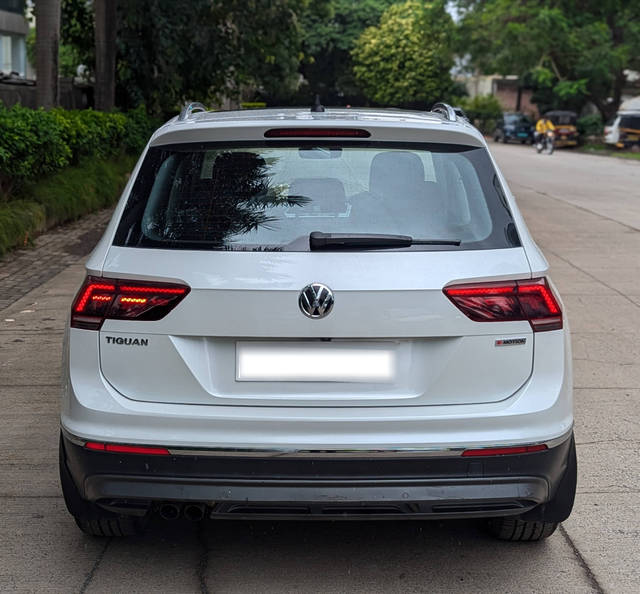https://images10.gaadi.com/usedcar_image/4626870/original/processed_024ab3f5-c180-4f40-b665-efa3f54ab86e.png?imwidth=6402