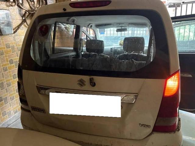 https://images10.gaadi.com/usedcar_image/4626931/original/processed_763d2f7f-4269-40d5-9c7b-8c5c64d31bb3.jpeg?imwidth=6401