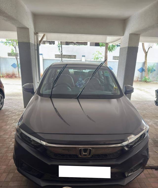 https://images10.gaadi.com/usedcar_image/4626951/original/processed_a8020abb-dc77-4490-9dc3-40c93b8b5289.jpg?imwidth=6400