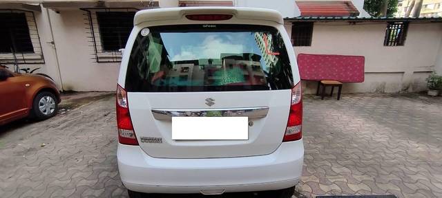 https://images10.gaadi.com/usedcar_image/4626977/original/processed_24c72314-4666-470b-ad83-a0c1e46aceeb.jpg?imwidth=6401