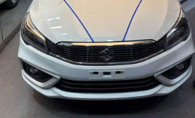 https://images10.gaadi.com/usedcar_image/4626980/original/f0ff9c8d-b939-4533-a2d0-1cdf5c6d8053.png?imwidth=6401