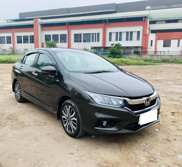 https://images10.gaadi.com/usedcar_image/4627007/original/processed_876d55d321f5314b0c09ec3726ab9086.jpg?imwidth=6400