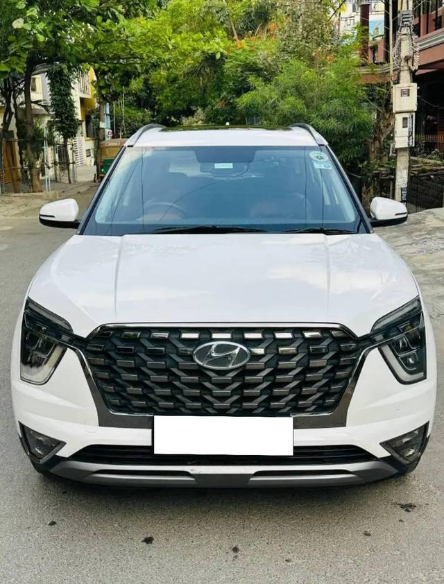 https://images10.gaadi.com/usedcar_image/4627036/original/processed_2200e0ea-cdc6-4998-a51d-b11212433624.jpg?imwidth=6402