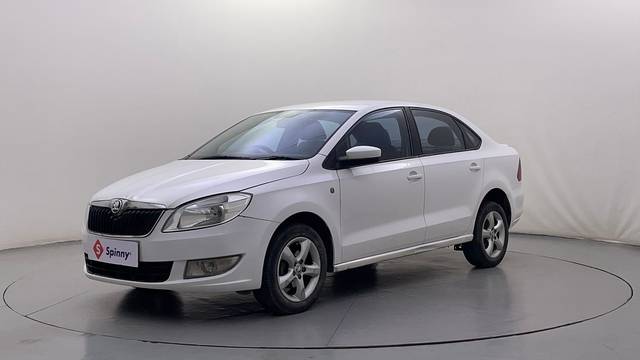 https://images10.gaadi.com/usedcar_image/4627043/original/70e21117de2011d4887daa7b6e58e257.JPG?imwidth=6400