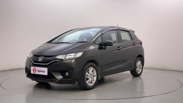 https://images10.gaadi.com/usedcar_image/4627055/original/3fb1607610d7d6d7bfd835d80afec081.JPG?imwidth=6400