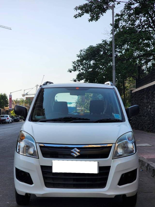 https://images10.gaadi.com/usedcar_image/4627056/original/processed_684f552881c394807a3104462d535f22.jpg?imwidth=6402