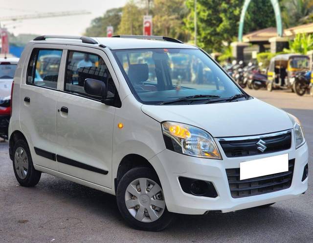 https://images10.gaadi.com/usedcar_image/4627056/original/processed_ba21bb3a22f143c8c69ffd1991ac60d1.jpg?imwidth=6400