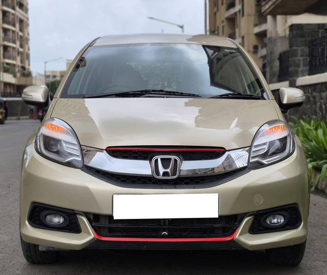 https://images10.gaadi.com/usedcar_image/4627057/original/processed_ab4e40abb0c3f29f0e07f76c31b4f55c.jpg?imwidth=6402
