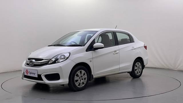 https://images10.gaadi.com/usedcar_image/4627062/original/5c293831ba73e30be42469e99eece248.JPG?imwidth=6400