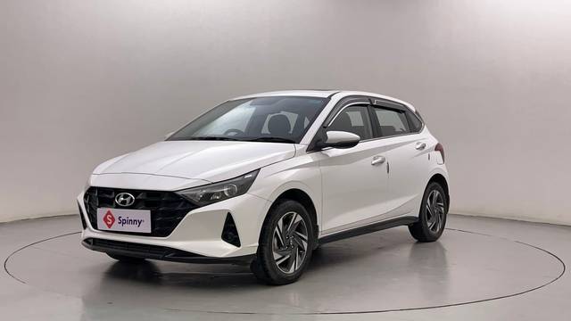 https://images10.gaadi.com/usedcar_image/4627067/original/ffd3c95fcf14433d191963860c4850da.JPG?imwidth=6400