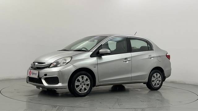 https://images10.gaadi.com/usedcar_image/4627133/original/2c013876c025dd5b61e706cf57c4b087.JPG?imwidth=6400