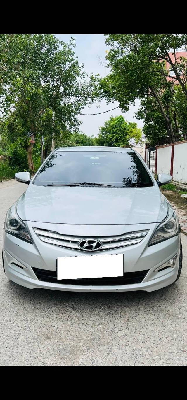 https://images10.gaadi.com/usedcar_image/4627143/original/processed_41fa97f1a9fde6221711c945f8a38579.jpg?imwidth=6400