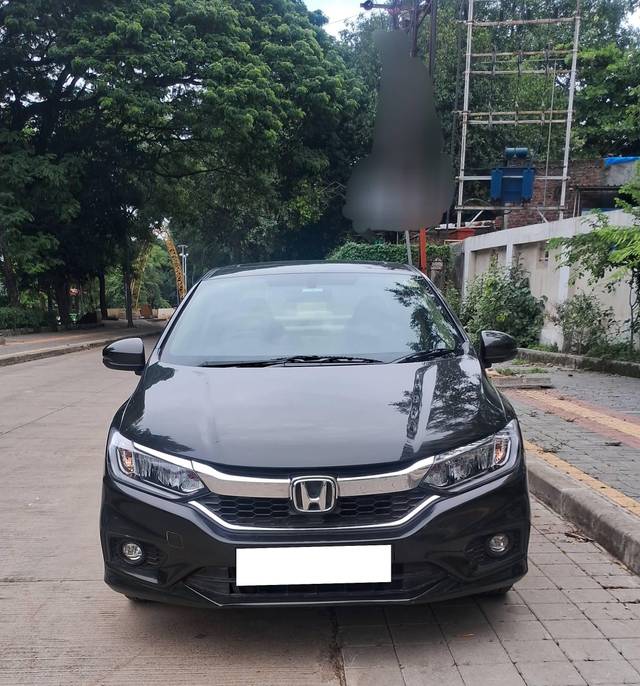 https://images10.gaadi.com/usedcar_image/4627144/original/processed_983609ac9517031518cb3dc82b6ace9e.jpg?imwidth=6400