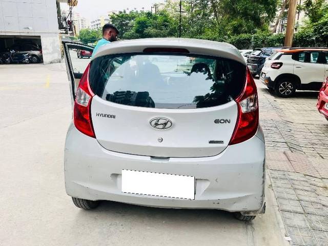https://images10.gaadi.com/usedcar_image/4627154/original/processed_2b50044b-e5d4-4e07-bec1-dbb6ab293c24.jpeg?imwidth=6401