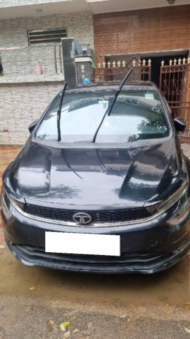 https://images10.gaadi.com/usedcar_image/4627164/original/processed_c1ce7f1c-9c92-4e2e-8bb2-b65aaa5ac642.jpg?imwidth=6400