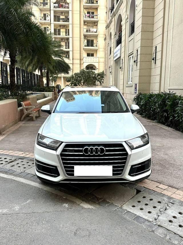 https://images10.gaadi.com/usedcar_image/4627167/original/processed_74937ab48ebf2ddf043401f59dfc072e.jpg?imwidth=6401