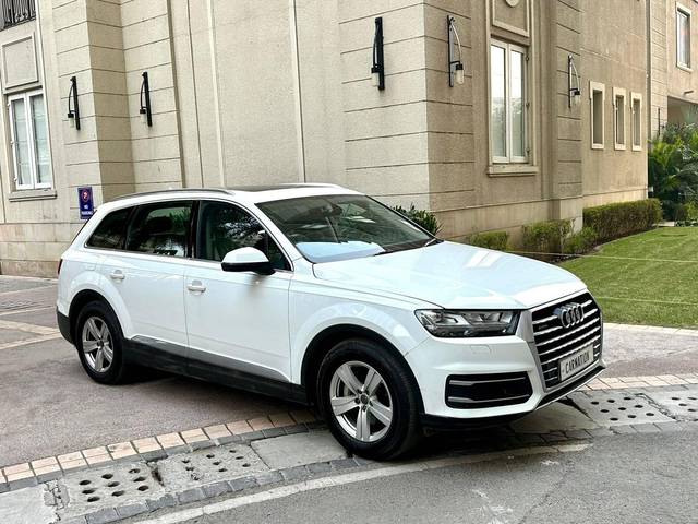 https://images10.gaadi.com/usedcar_image/4627167/original/processed_f30b619c7a5bf66c793c7eb313a6b0d8.jpg?imwidth=6400