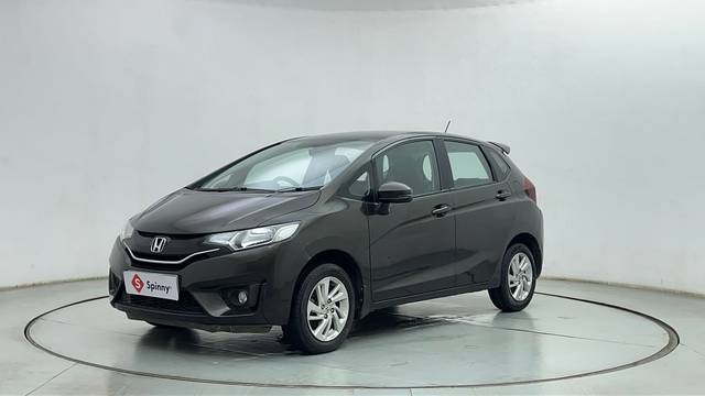 https://images10.gaadi.com/usedcar_image/4627186/original/3e77e4abf59ddb86a1dbe7d1806e0e2d.JPG?imwidth=6400