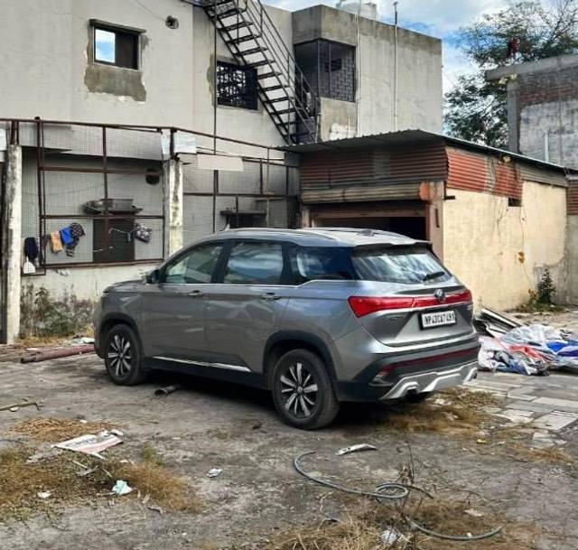 https://images10.gaadi.com/usedcar_image/4627194/original/processed_a77cc1d3-8914-4b05-aa45-5261d9c64361.jpeg?imwidth=6401