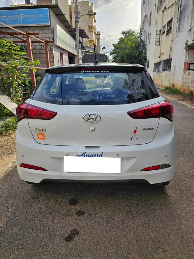 https://images10.gaadi.com/usedcar_image/4627206/original/processed_863c9085419b92919626d10b4adee91e.jpg?imwidth=6401