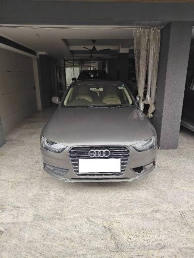 https://images10.gaadi.com/usedcar_image/4627220/original/processed_d431fb22-d292-490a-9ff1-3beb4ff8c3b8.jpg?imwidth=6400