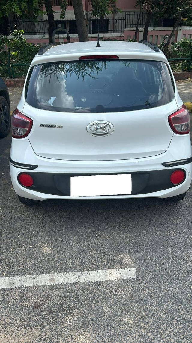https://images10.gaadi.com/usedcar_image/4627233/original/processed_9eea06d7-4c69-4ed8-8410-a627197ecf84.jpg?imwidth=6401