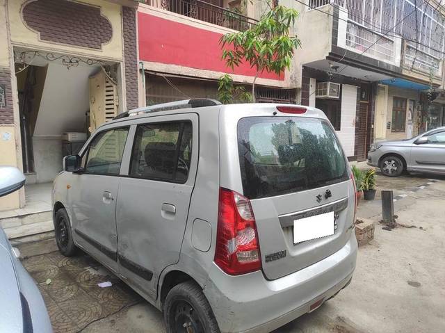 https://images10.gaadi.com/usedcar_image/4627236/original/processed_c317864c-450b-4c24-b680-425191f69691.jpg?imwidth=6402