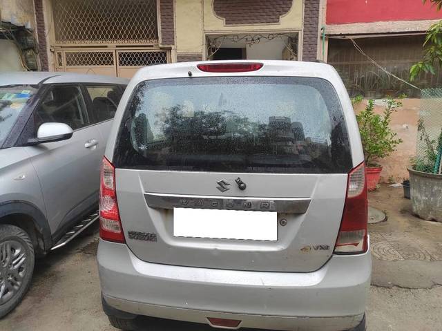 https://images10.gaadi.com/usedcar_image/4627236/original/processed_dbd70769-fd51-4380-8707-0de34594a24a.jpg?imwidth=6401