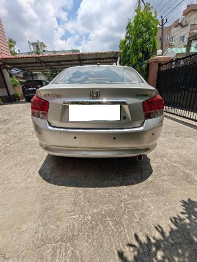 https://images10.gaadi.com/usedcar_image/4627260/original/processed_00eff853-6c2c-4dec-ae80-085b3c762052.jpg?imwidth=6401