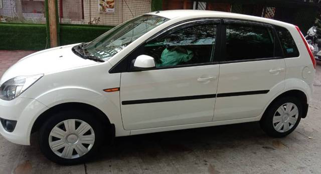 https://images10.gaadi.com/usedcar_image/4627286/original/f84b965f95271ac4f0d1ec39380ab95d.jpg?imwidth=6400