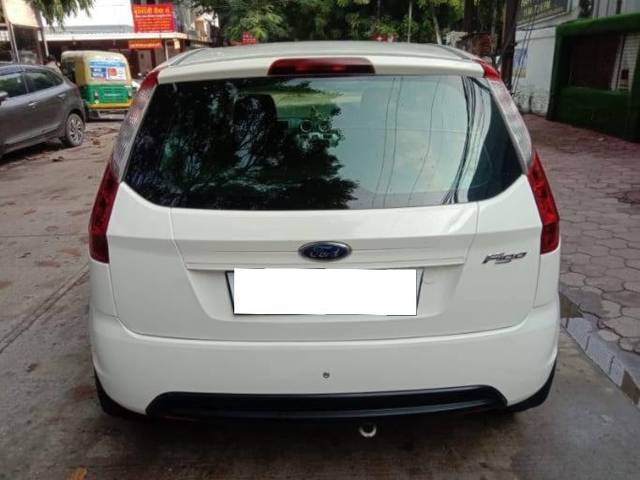 https://images10.gaadi.com/usedcar_image/4627286/original/processed_982774ab1dc087300ee8e63565e0631e.jpg?imwidth=6401