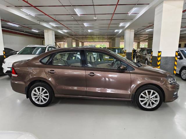 https://images10.gaadi.com/usedcar_image/4627313/original/3f870293b463137e73bda7d13e053063.jpg?imwidth=6401