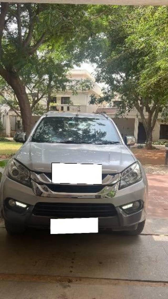 https://images10.gaadi.com/usedcar_image/4627323/original/processed_5013bb4b-5b60-42cd-972e-e2814d7c373f.jpeg?imwidth=6400