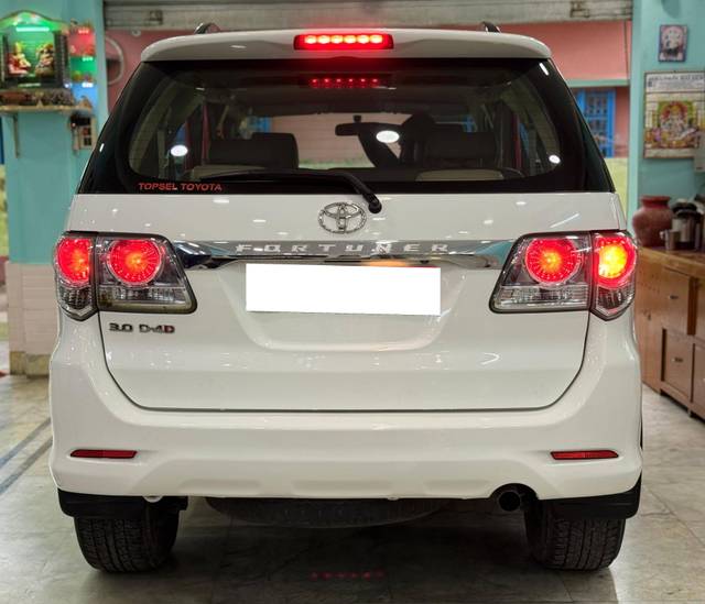 https://images10.gaadi.com/usedcar_image/4627343/original/processed_b660f6e36fcb6fa14fea9e8ad7ad1ae9.jpg?imwidth=6401