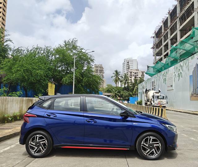 https://images10.gaadi.com/usedcar_image/4627348/original/processed_5230ee6c767adc11b0ae4ce85a29eb53.jpg?imwidth=6401
