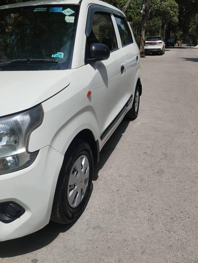 https://images10.gaadi.com/usedcar_image/4627350/original/processed_8e5560f99540b4ca864a75c53a1a4ce1.jpg?imwidth=6402
