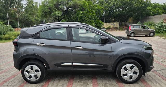 https://images10.gaadi.com/usedcar_image/4627368/original/67c2155876d2563d4912358d9021c3c0.jpg?imwidth=6401