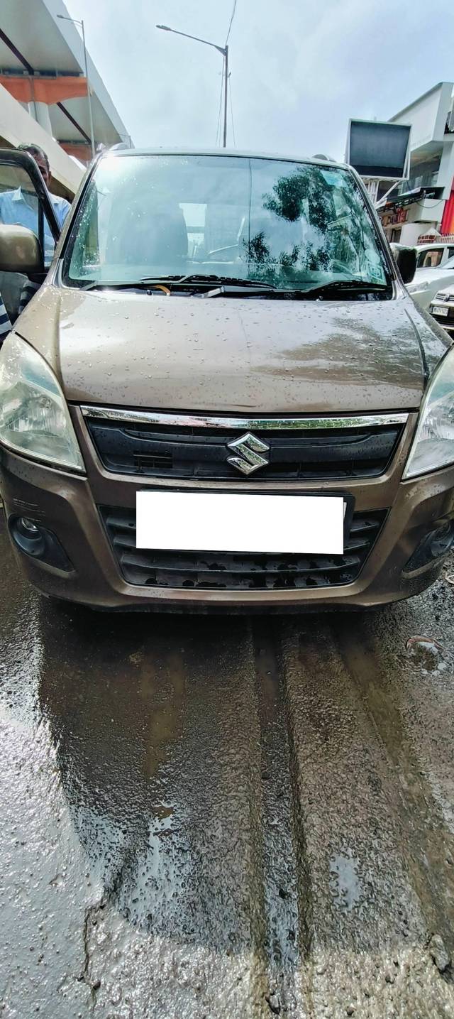https://images10.gaadi.com/usedcar_image/4627376/original/processed_ced6791f-4209-4ef1-8723-6fff205be534.jpg?imwidth=6400