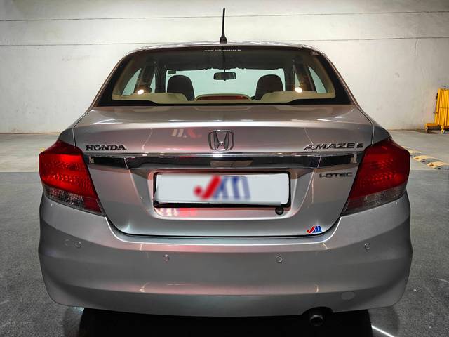 https://images10.gaadi.com/usedcar_image/4627380/original/processed_8ceb3d01b51f2058bce5539194188eba.jpg?imwidth=6402