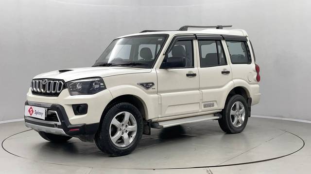 https://images10.gaadi.com/usedcar_image/4627388/original/5a2ab97f0f508251501990e8b69f9256.JPG?imwidth=6400