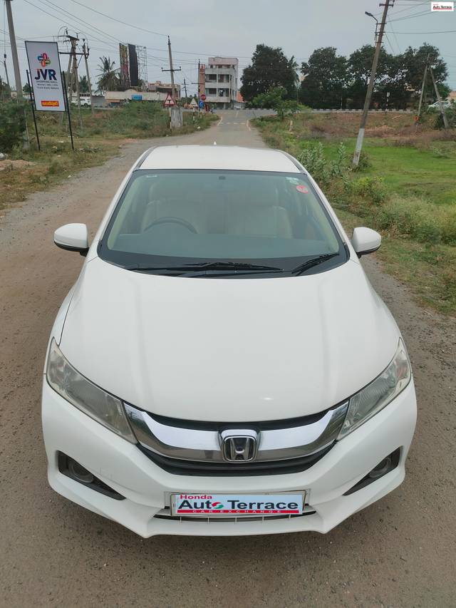 https://images10.gaadi.com/usedcar_image/4627405/original/19459949e0a659703a0913d252e7c356.jpg?imwidth=6400