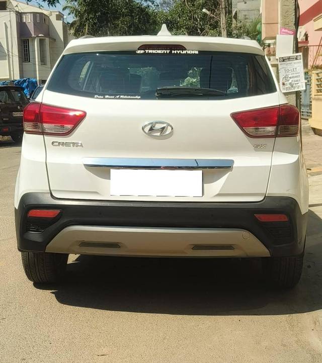 https://images10.gaadi.com/usedcar_image/4627443/original/processed_cdb5b8cedbc275812f188da667997627.jpg?imwidth=6402