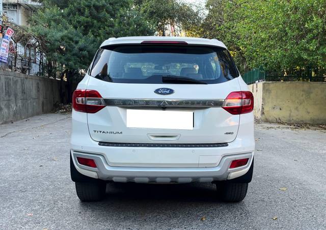 https://images10.gaadi.com/usedcar_image/4627483/original/processed_b5acb8885a5a5f65067c5534877ee1ef.jpg?imwidth=6401