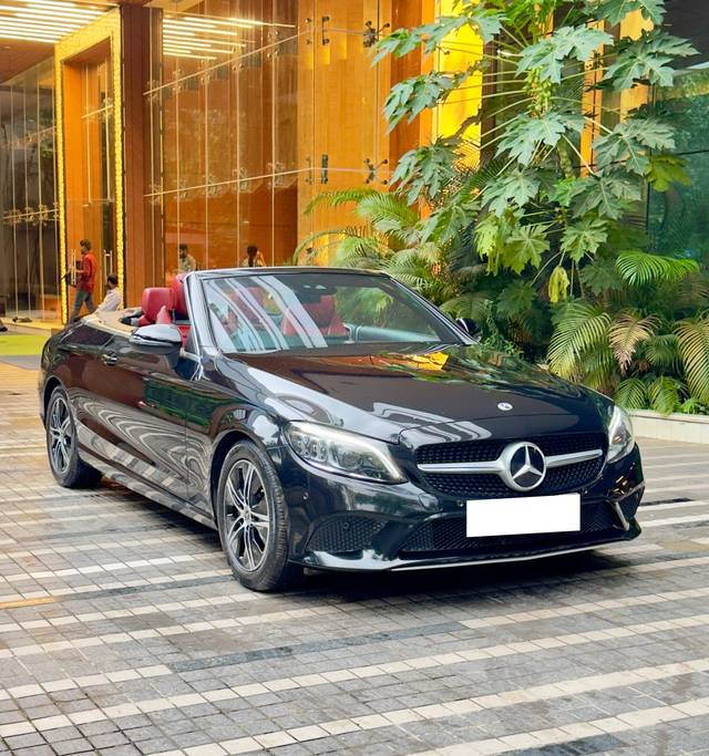 https://images10.gaadi.com/usedcar_image/4627495/original/processed_5b316150-fa6c-457b-aec3-a96320a58504.jpg?imwidth=6400