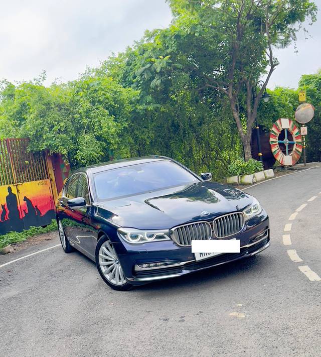 https://images10.gaadi.com/usedcar_image/4627512/original/processed_88aece7e-b13d-49e9-ad1d-5a6b434a3e7c.jpg?imwidth=6400